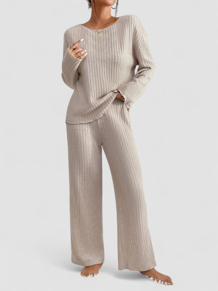 Maya™ | Elegant Set for Women with Ribbed Sweater and Straight Pants
