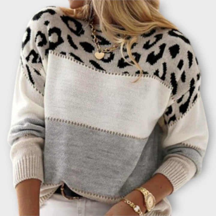 Maya™ - Casual Sweater with Leopard Design