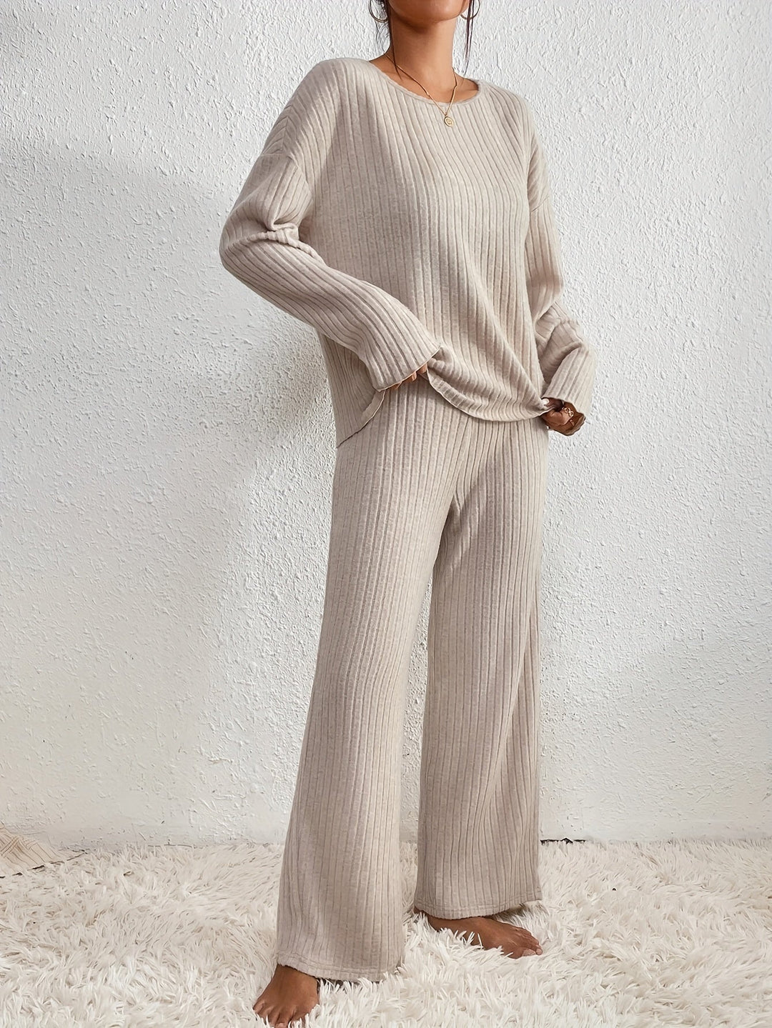 Maya™ | Elegant Set for Women with Ribbed Sweater and Straight Pants